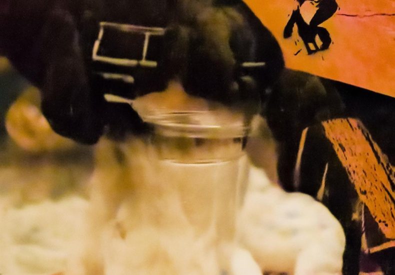 小红书作品的眼睛是什么颜色的缩略图